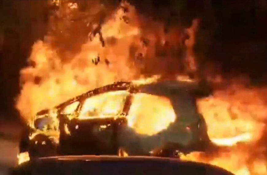 GM pede para dono de carro elétrico estacionar 15 metros longe dos outros