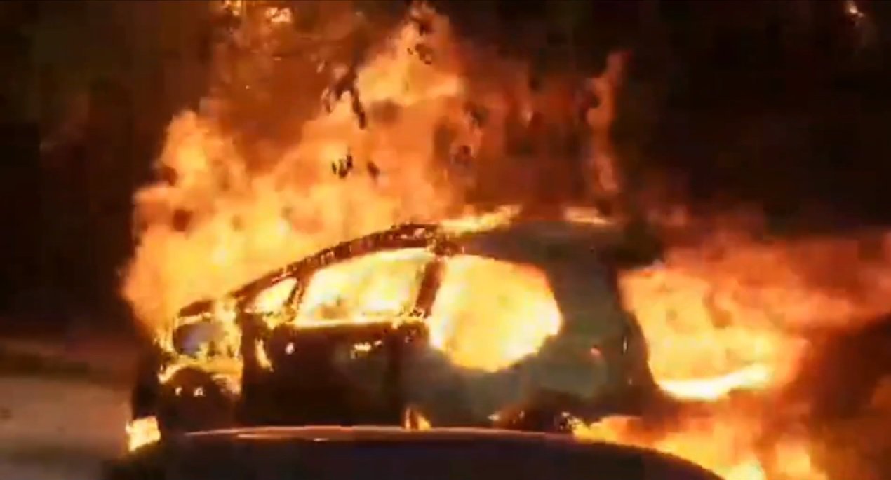 GM pede para dono de carro elétrico estacionar 15 metros longe dos outros