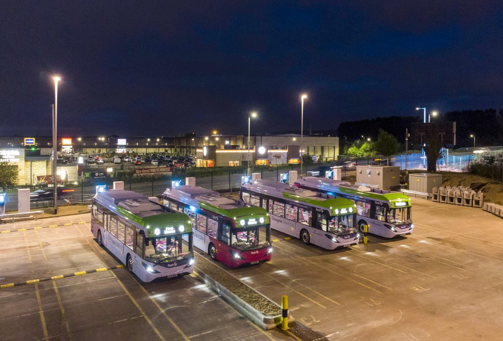 Internacional: Ônibus elétricos BYD ADL da First Bus irão operar no serviço oficial de transporte para representantes da COP26 2 First Glasgow BYD ADL Enviro200EV electric buses BYD