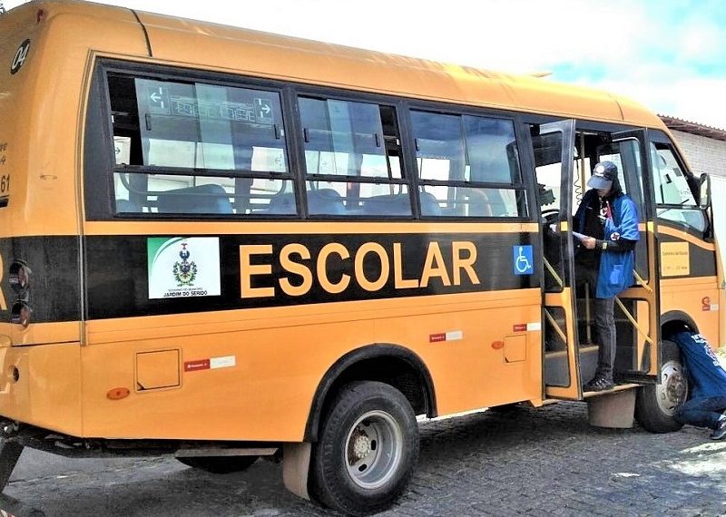 Em dez dias, Brasil registra dois acidentes graves com veículos que faziam transporte escolar irregularmente