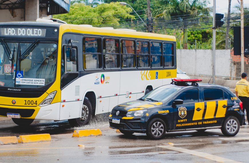 AL: Ônibus têm redução no tempo de viagens de quase 70% em horário de pico após implantação de binário em Maceió