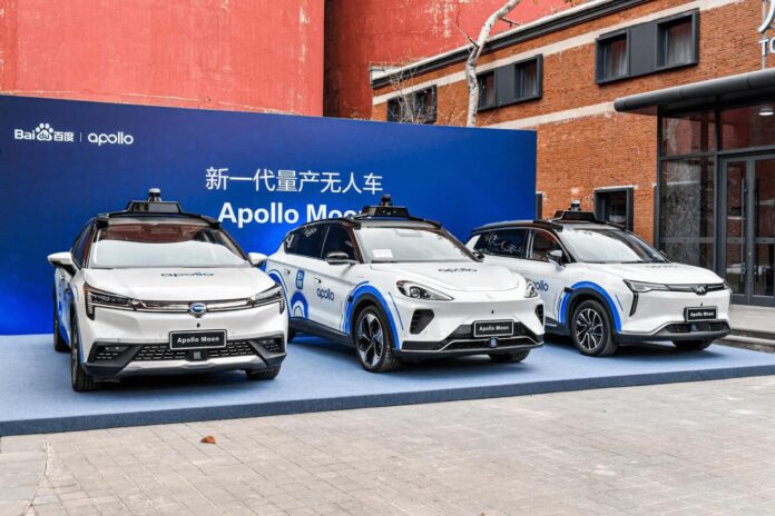 China se prepara para a chegada dos "robotáxis" 2 tres modelos da baidu que ja anuncia outros mil carros1