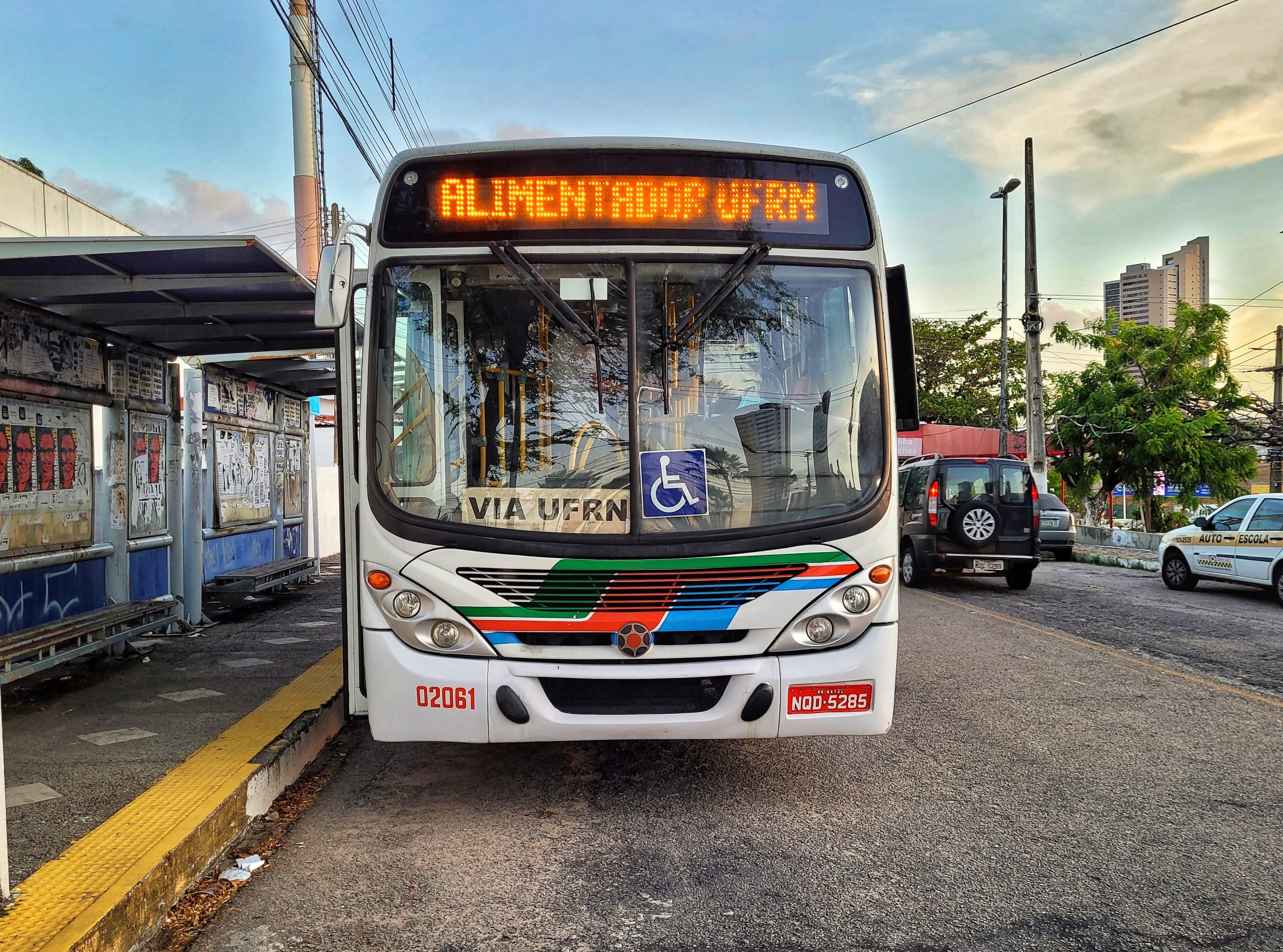 UFRN e STTU discutem melhorias na acessibilidade do transporte público para estudantes com deficiência