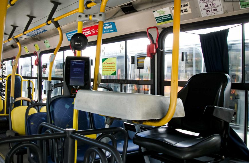 Senador elogia cidades que adotaram tarifa zero no transporte público