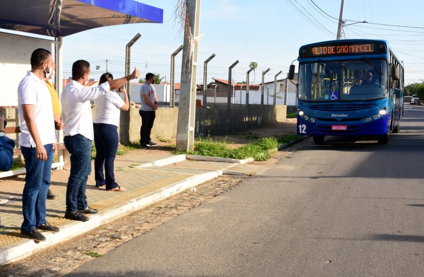 Mossoró: Prefeito acompanha primeiro dia de operação de nova linha de ônibus