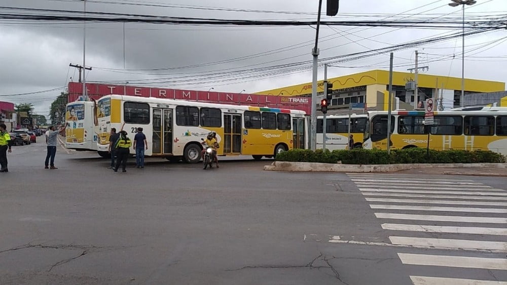 AC: Sem diesel, empresários suspendem circulação de ônibus em Rio Branco 2 Divulgacao G1 AC