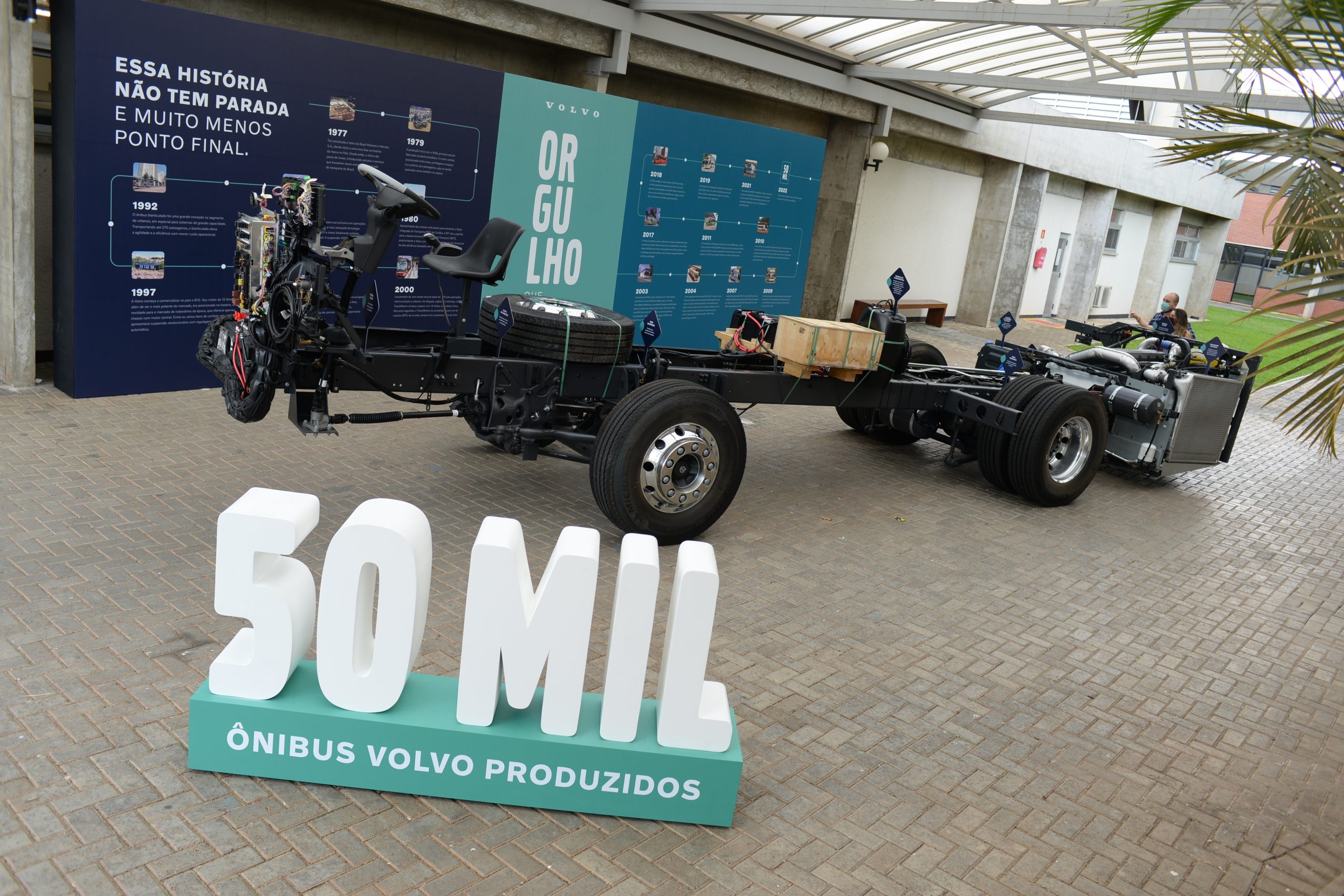 Volvo celebra produção de 50 mil chassis de ônibus em sua fábrica no Brasil
