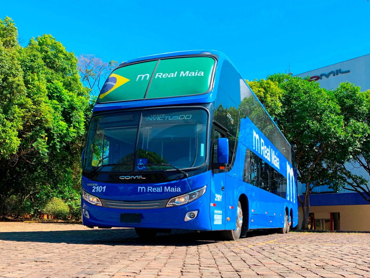 Comil Ônibus e Real Maia celebram parceria de uma década