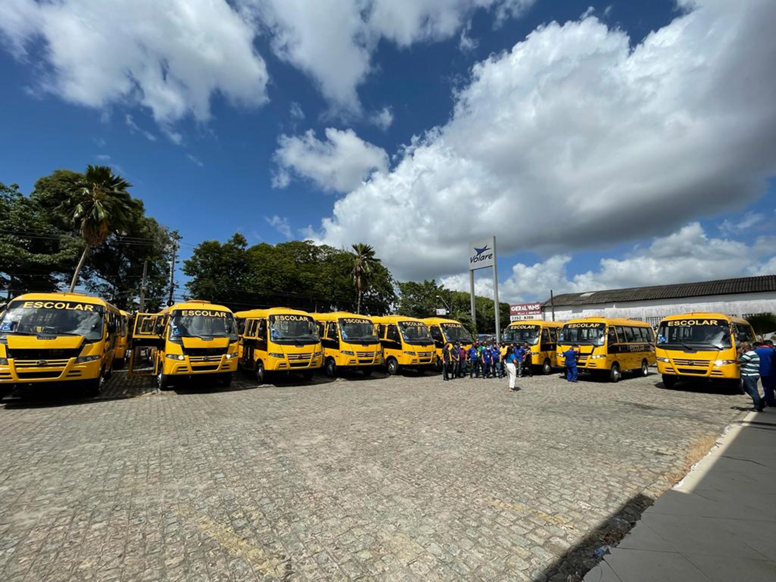 Volare fornece 200 micros Attack 8 4×4 para Alagoas