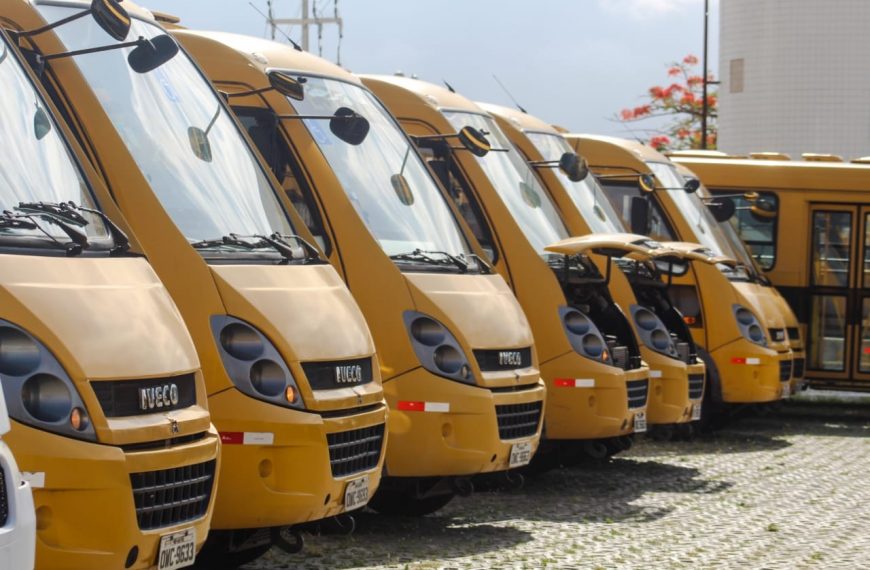 Natal: Ônibus do transporte escolar da Rede Municipal de Ensino passam por vistoria
