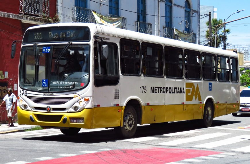 Frota de ônibus do Grande Recife atinge maior envelhecimento da história e preocupa usuários