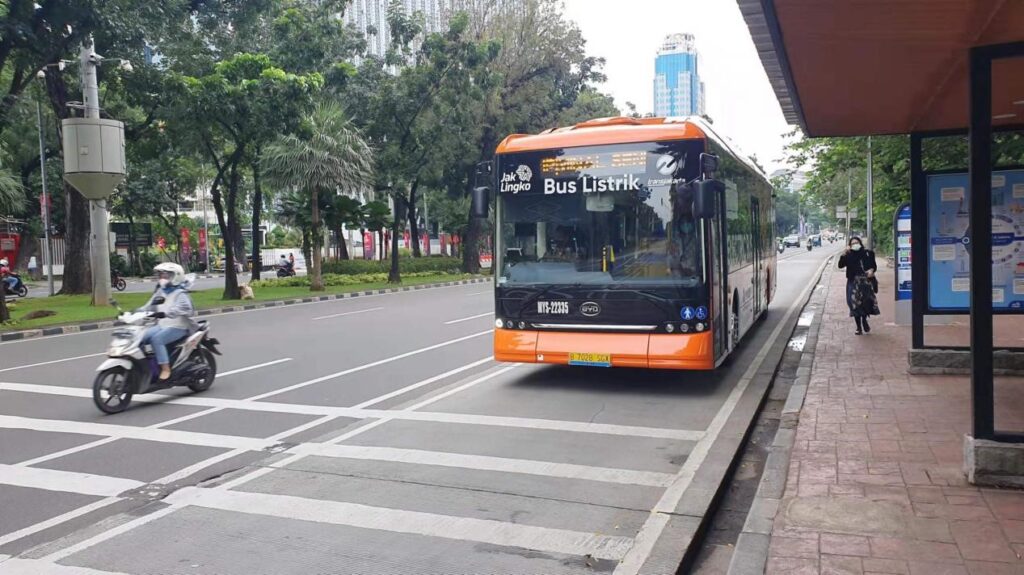 BYD e Bakrie & Brothers Group cooperam com fabricante de carrocerias para iniciar a industrialização de ônibus elétricos na Indonésia 2 02 1 BYD