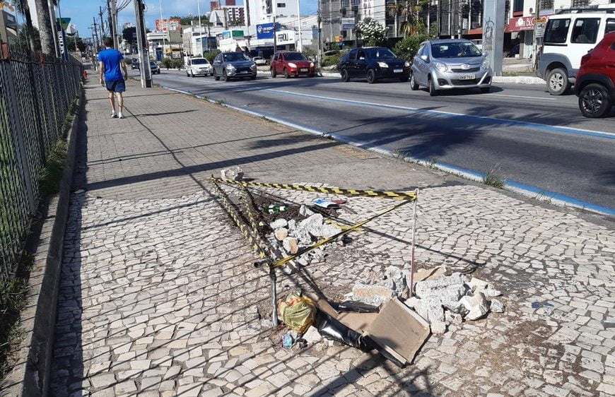 Parada de ônibus é removida sem autorização na Avenida Salgado Filho, em Natal, e STTU investiga