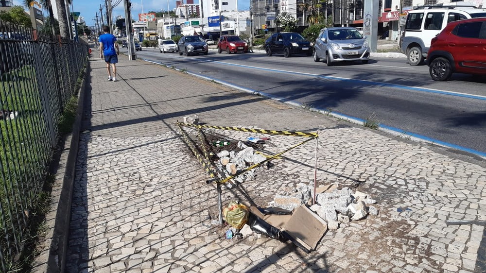 Natal: Abrigo de parada de ônibus foi removido por empresa 6 parada re G1 RN