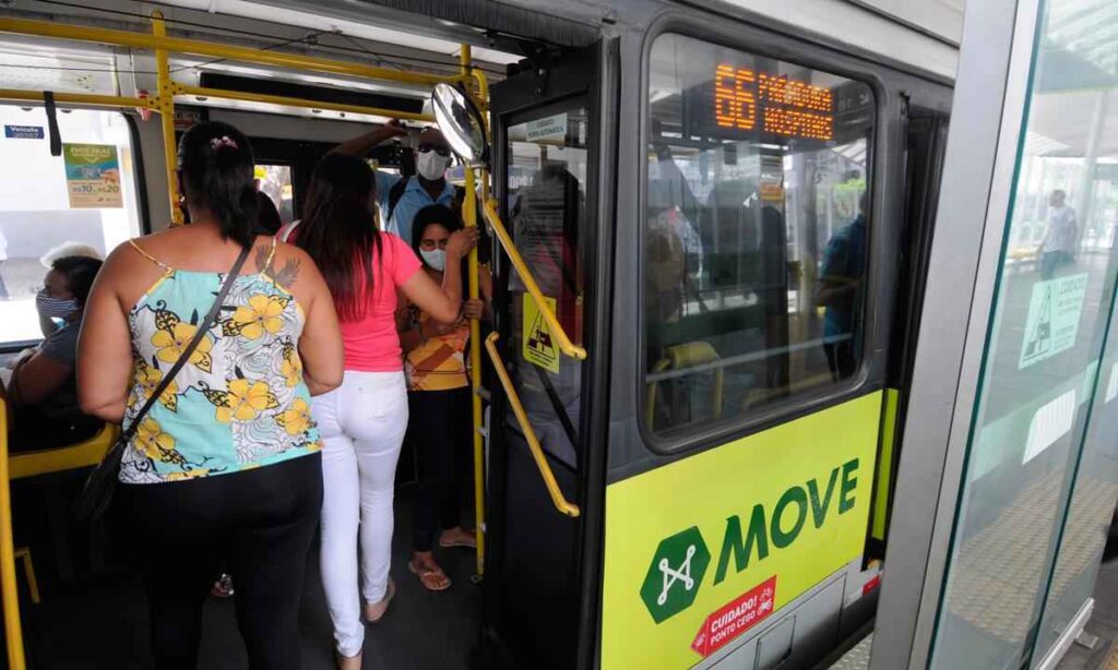 MG: Com aumento de passagens à vista, aperto nos ônibus chega também no bolso 2 Leandro Couri EM DA Press