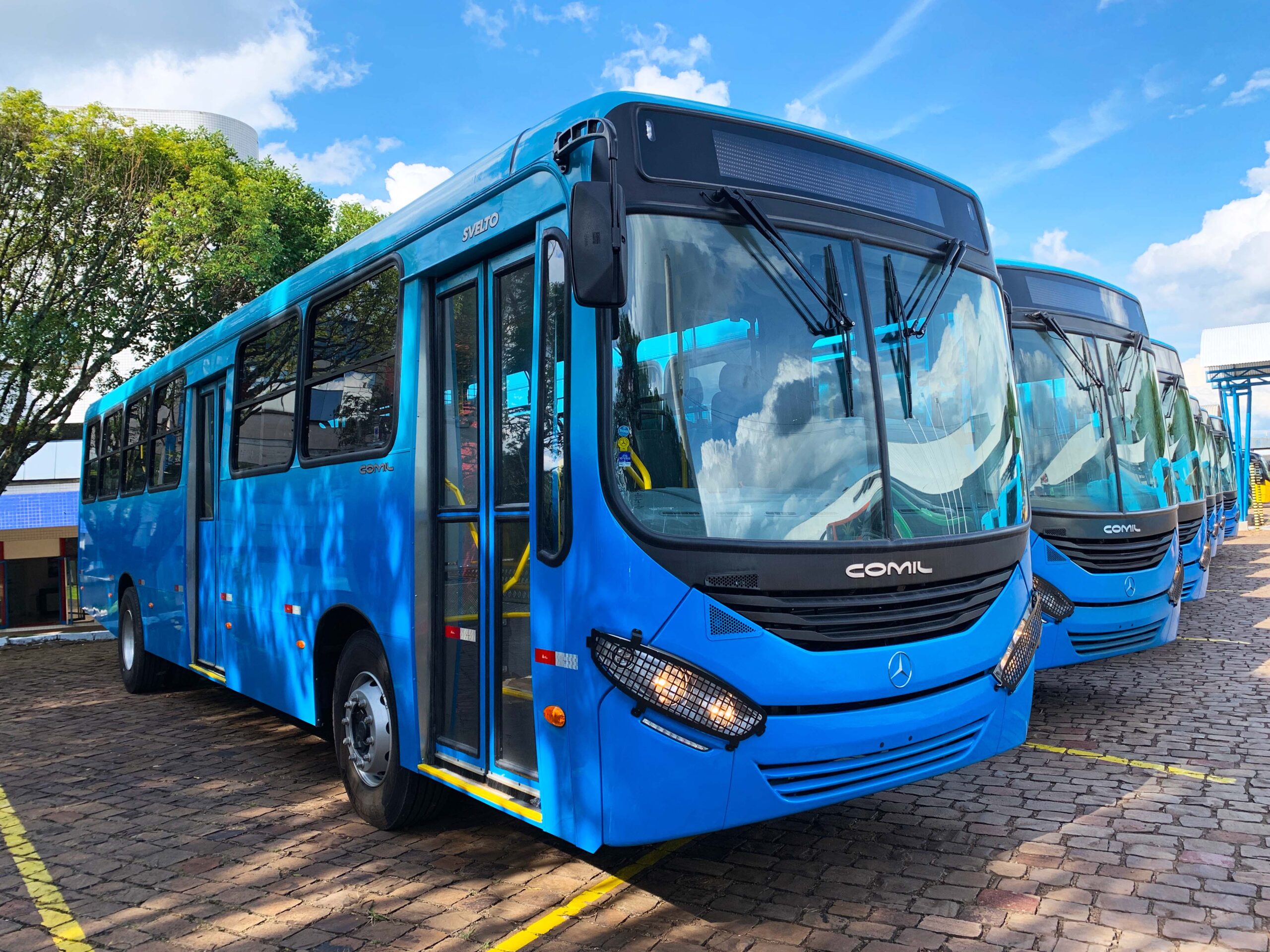 Mercedes-Benz e Comil exportam ônibus para Gâmbia pela primeira vez