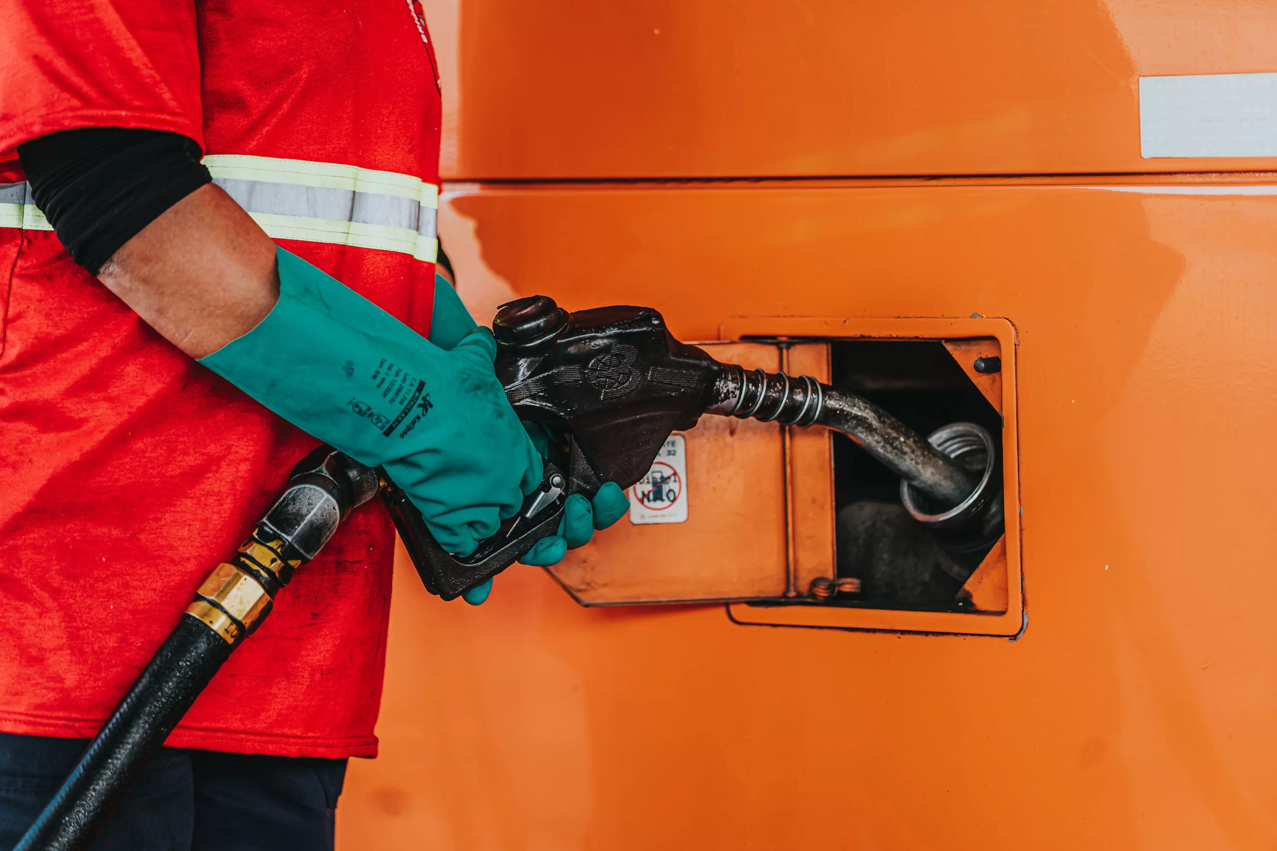 Preço do diesel apresenta leve queda em setembro, aponta levantamento da Edenred Ticket Log