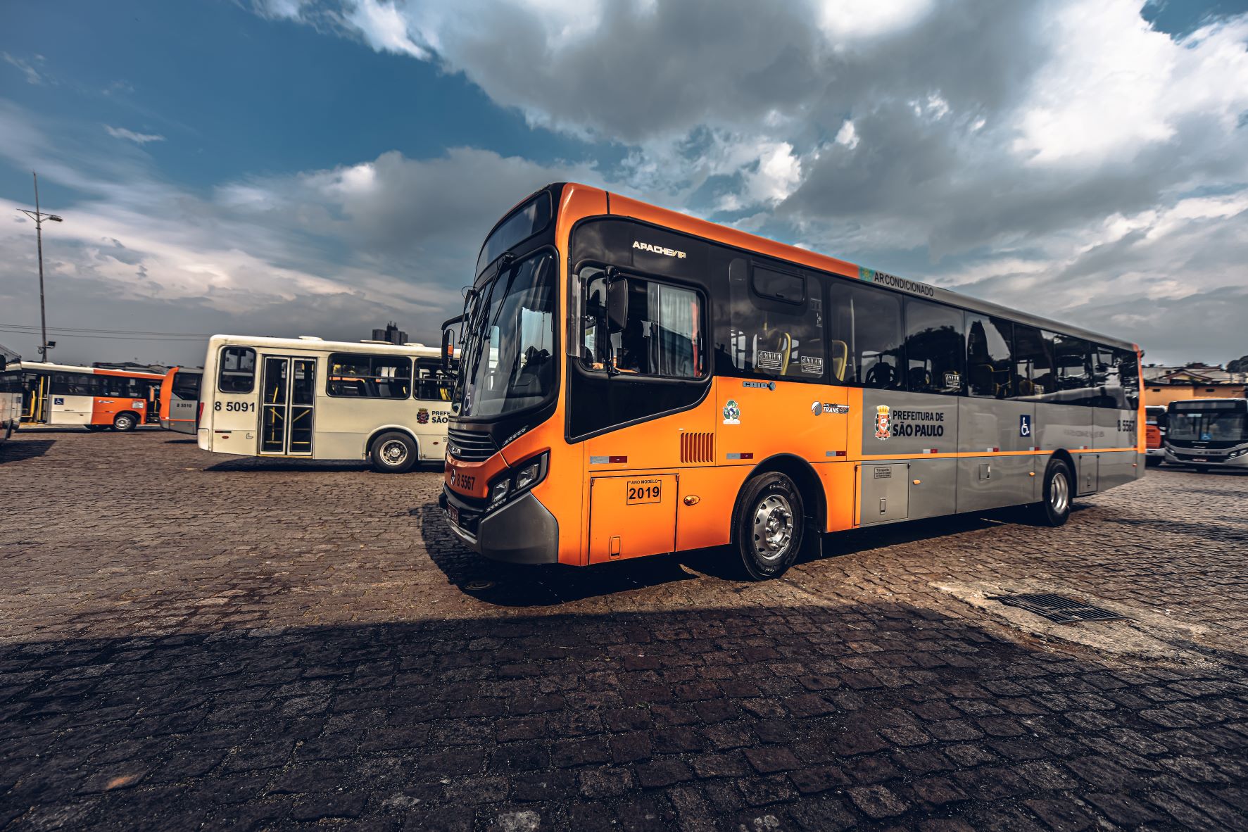 SP: Recapagem reduz em mais de 34% os custos com pneus em empresa de ônibus da capital paulista