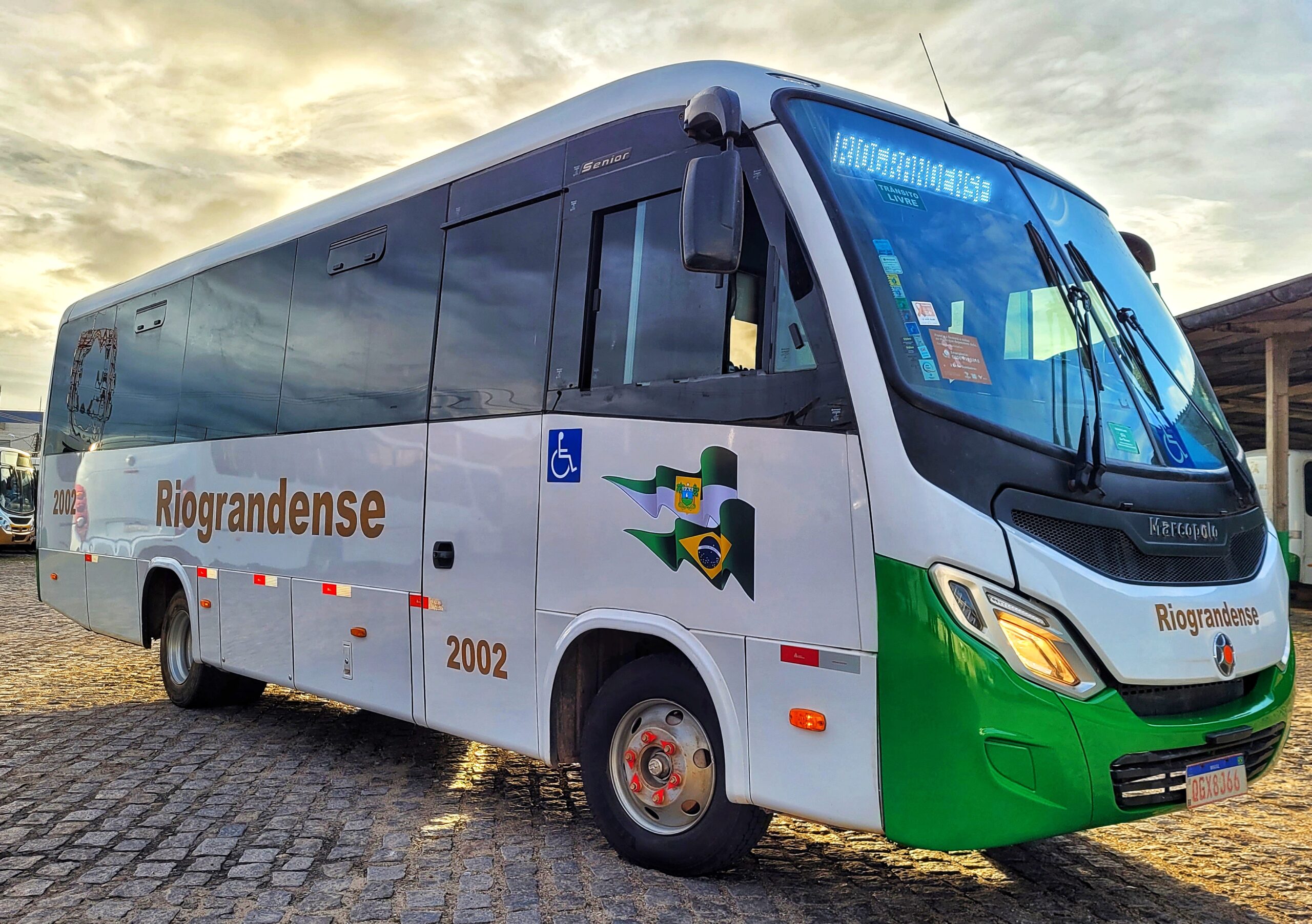 Riograndense renova a frota com dois micros ‘Senior Rodoviário’