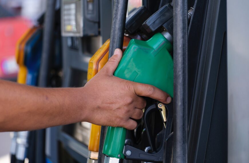 Preço do litro do diesel recua 1,91% e registra primeira baixa desde maio de 2021