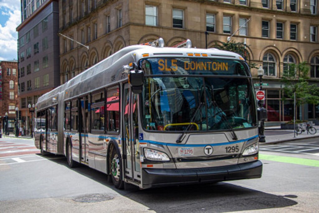 Internacional: BAE Systems fornecerá soluções de acionamento elétrico para ônibus urbanos nos Estados Unidos 1 30062022 Onibus articulado hibrido New Flyer Secco