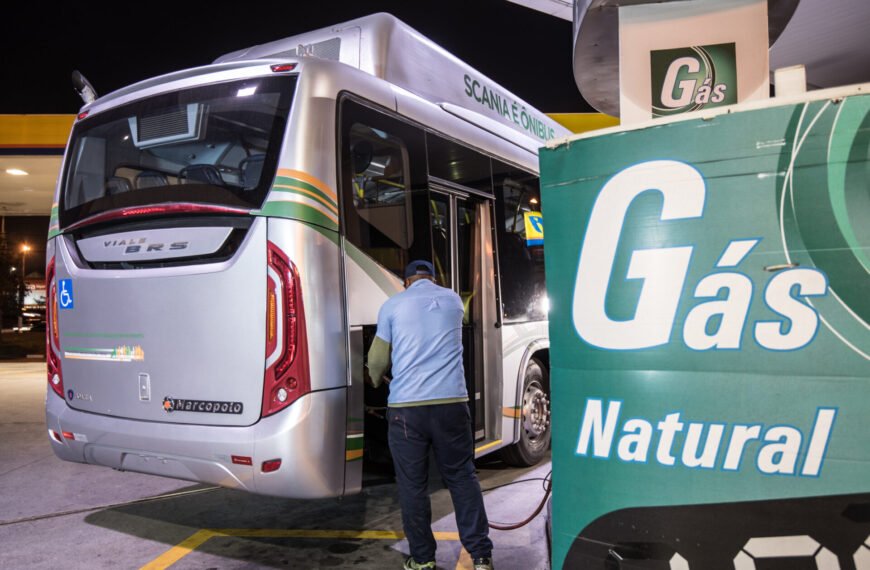 PR: Scania inicia teste com ônibus movido a GNV em Ponta Grossa