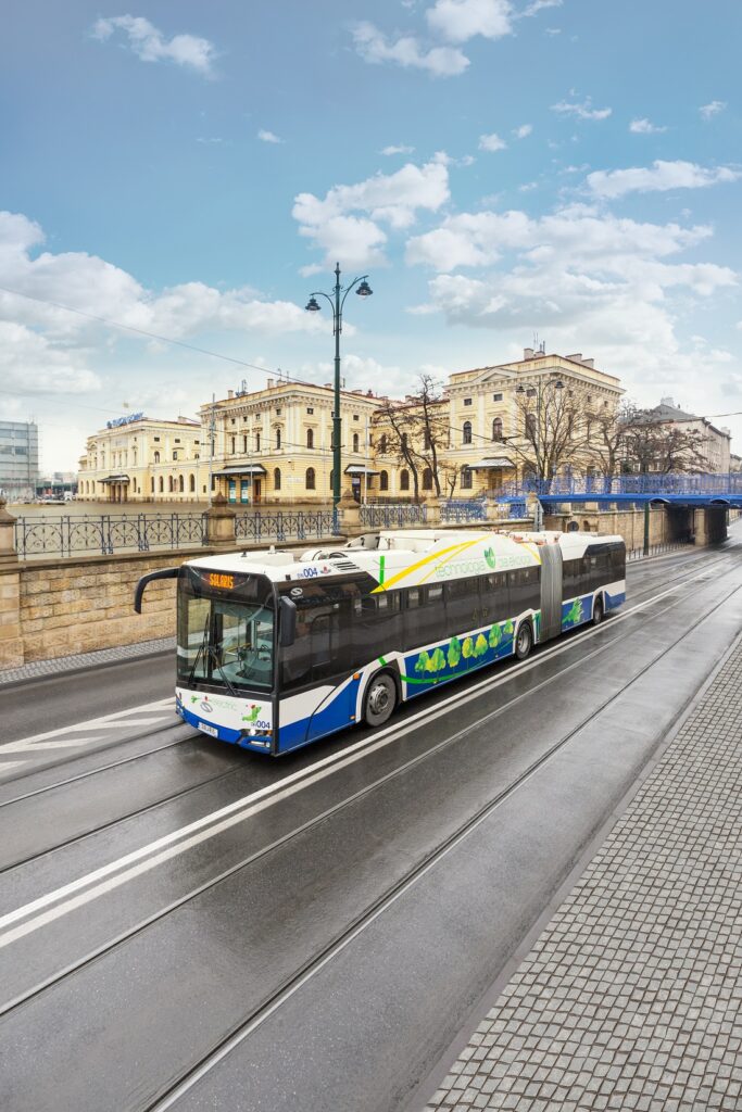 Internacional: Novos ônibus elétricos para a cidade de Cracóvia, na Polônia 4 Solaris Urbino 18 electric Autobus