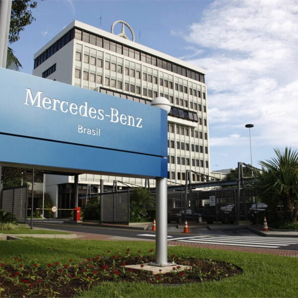 Mercedes-Benz e SENAI lançam novo curso de aprendizagem industrial focado em tecnologias do futuro