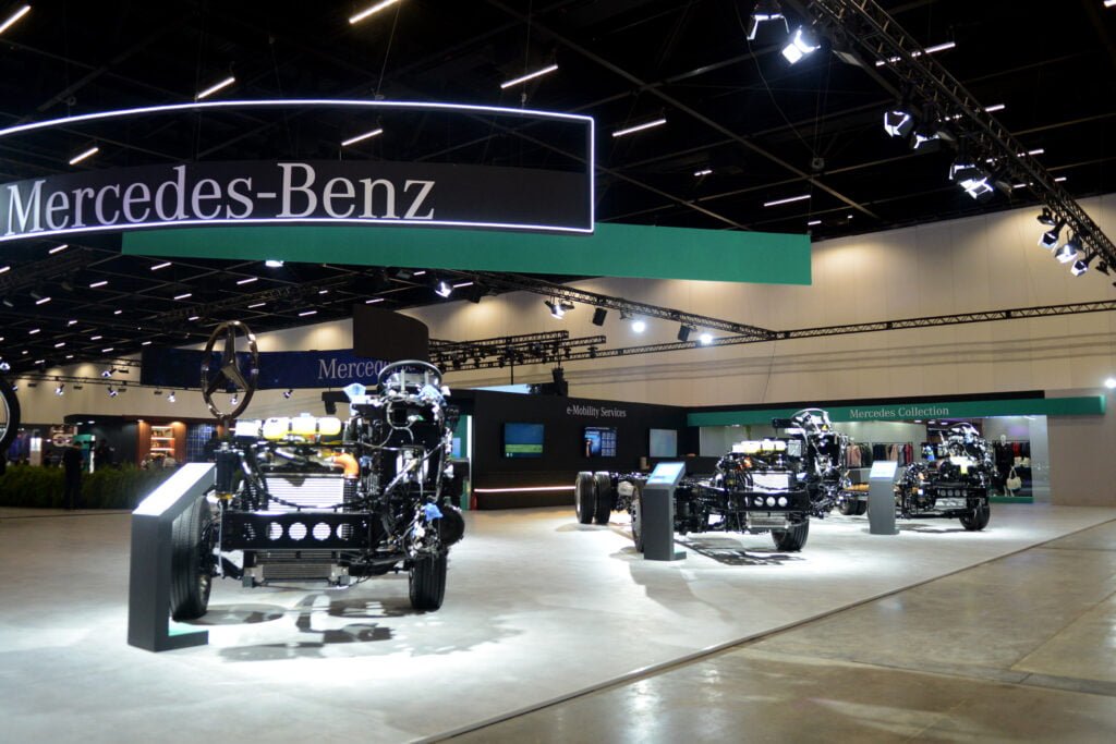 Mercedes-Benz OF 1621 vence Prêmio AutoData 2024 na categoria de veículos comerciais de passageiros 7 LatBus 13 MBB