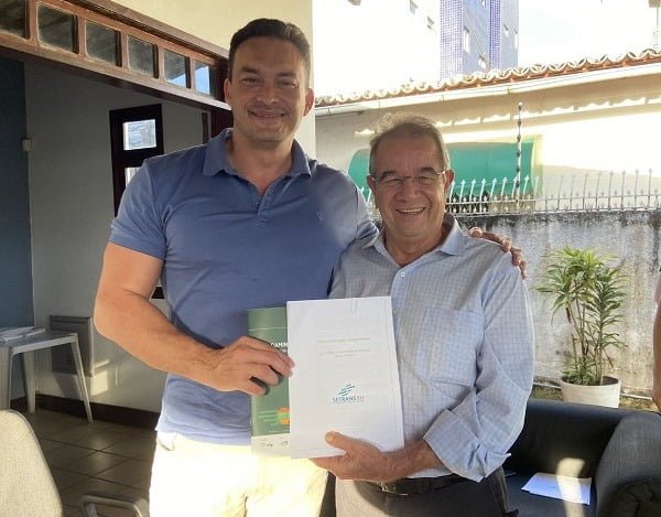 Eleições 2022: Styvenson Valentim, candidato ao Governo do RN, recebe carta de compromisso com o Transporte da FETRONOR 2 11 FETRONOR