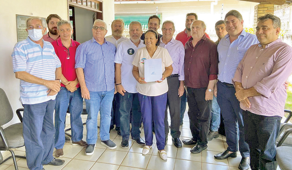 FETRONOR entrega carta de compromisso com o Transporte à Fátima Bezerra