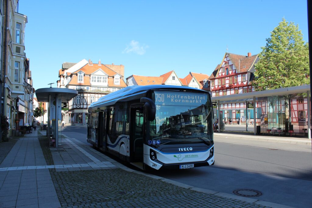 Internacional: IVECO BUS fornecerá 150 ônibus urbanos elétricos E-WAY para empresa italiana 2 E WAY 623576 Iveco