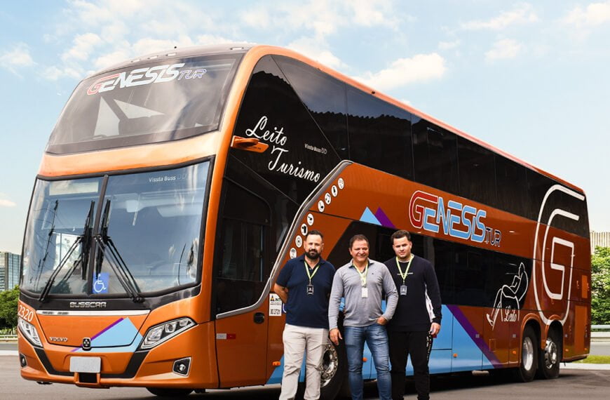 MT: Genesis Tur adquire Busscar Vissta Buss DD com retrovisor digital