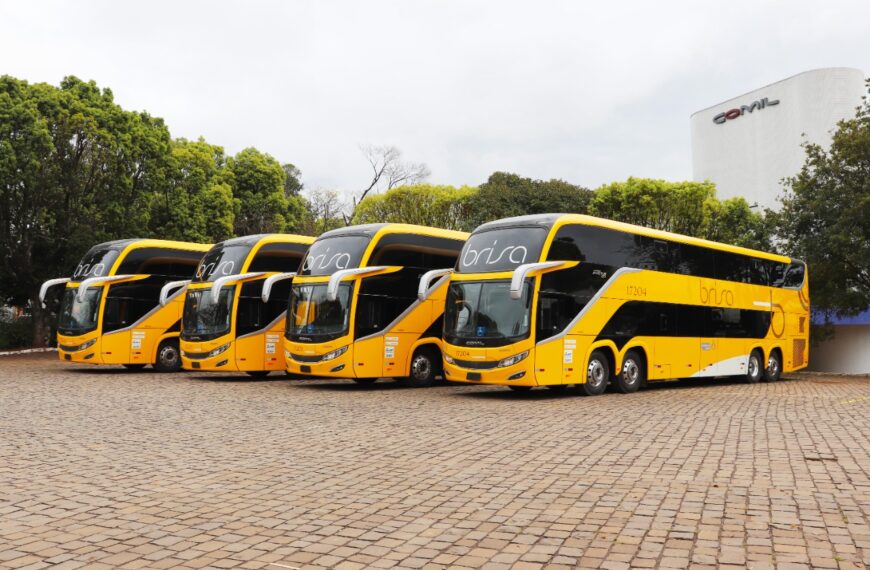 Comil entrega primeiros Invictus DD 2023 para Grupo Guanabara