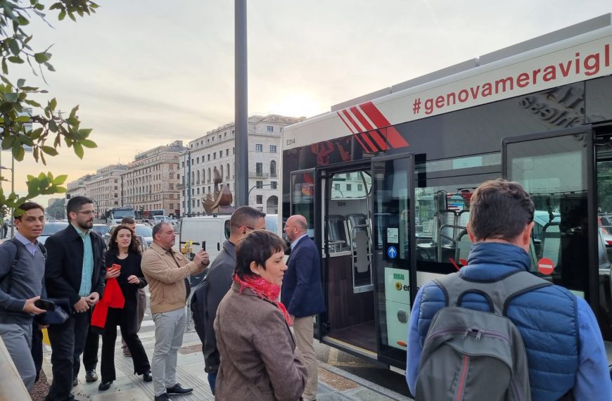 Delegação de prefeitos brasileiros conhece iniciativas de sustentabilidade no transporte italiano