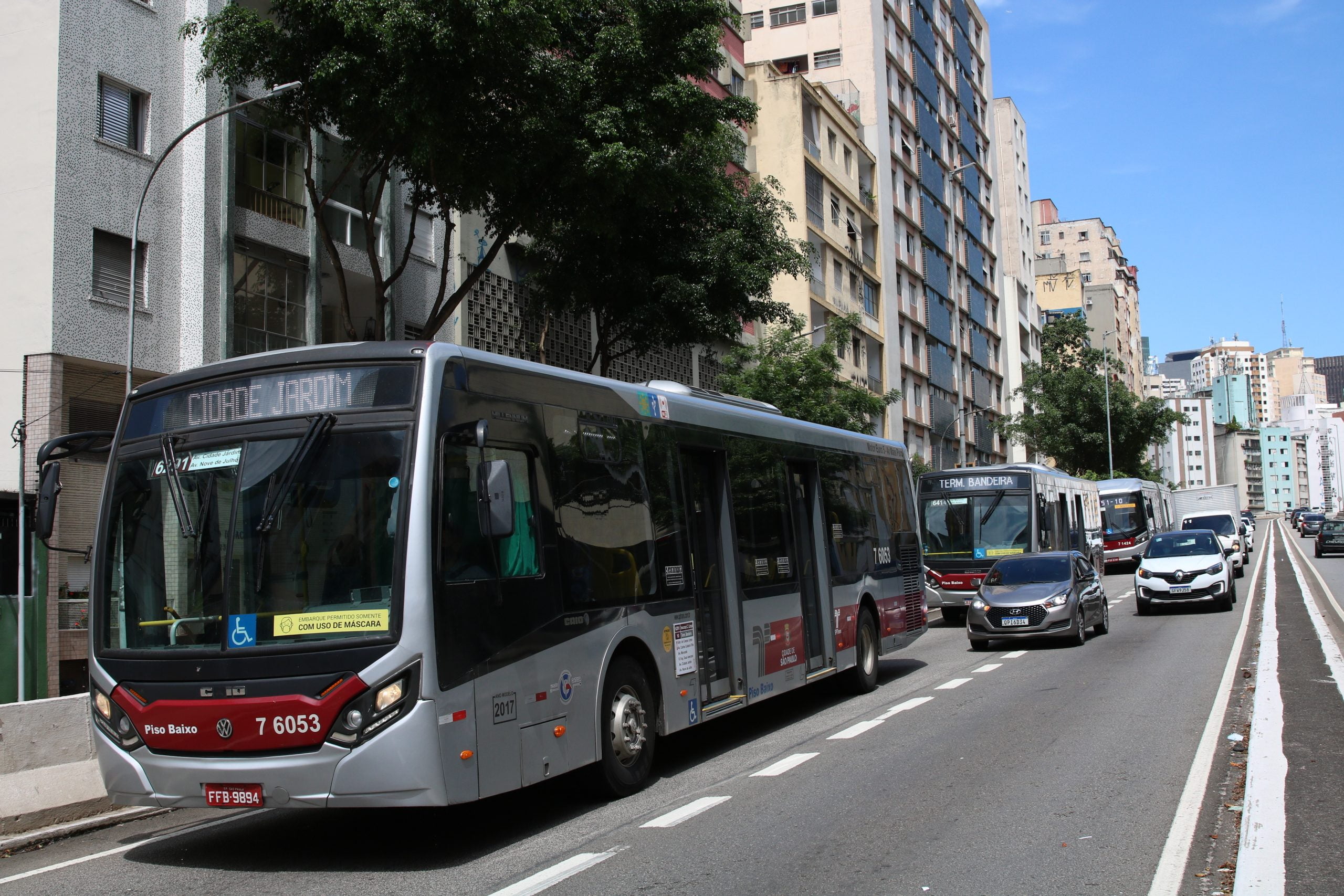 Apesar de avanços, setor de transporte ainda lidera alta de emissões, aponta pesquisa