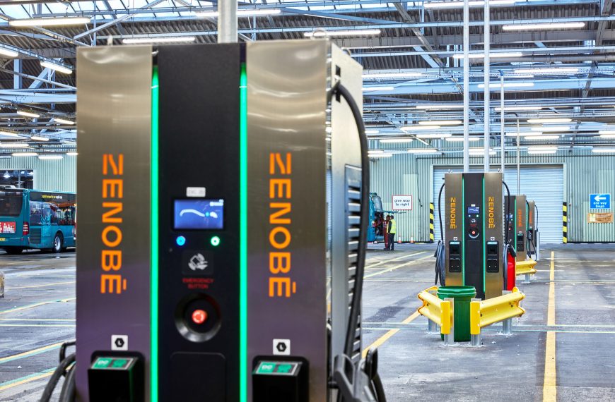 Marcopolo fecha acordo com a Zenobe para trazer expertise em eletrificação de frotas para o mercado brasileiro