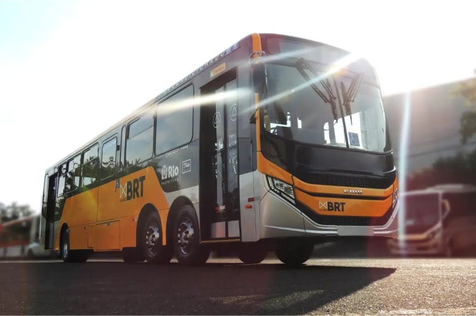 RJ: Caio Induscar entrega 35 ônibus novos para BRT do Rio de Janeiro 2 Apache Vip BRT Rio site Caio