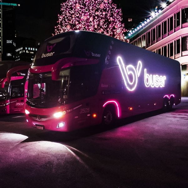 Buser entra no transporte regular ao adquirir viações e amplia atuação no setor rodoviário