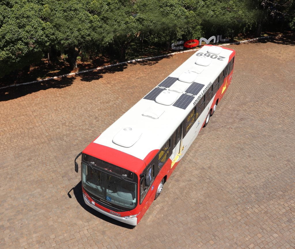 Divulgacao 02 Comil Onibus