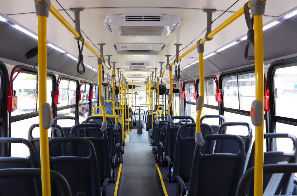 Oneração do diesel e subsídios para carros populares podem gerar impactos negativos na mobilidade urbana e no meio ambiente, diz especialista 2 Divulgacao 04 Comil Onibus