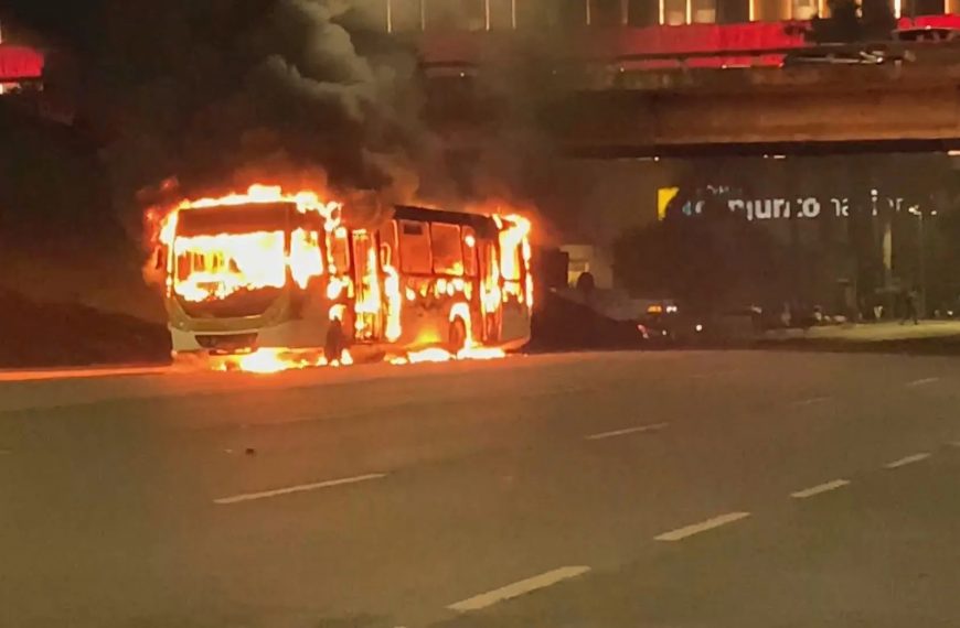 DF: NTU repudia atos criminosos que culminaram com a queima de cinco ônibus em Brasília