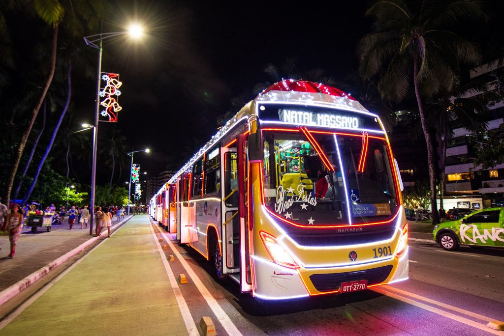 AL: Ônibus de graça para conhecer iluminação de Natal na orla marítima estão disponíveis em Maceió 3 SECOM Foto Juliete Santos 20 Maceio
