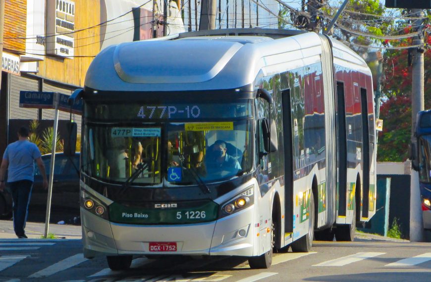 SP: Jogo em ‘ônibus perrengue’ antecipa deprê da Copa: ‘o jeito é trabalhar’