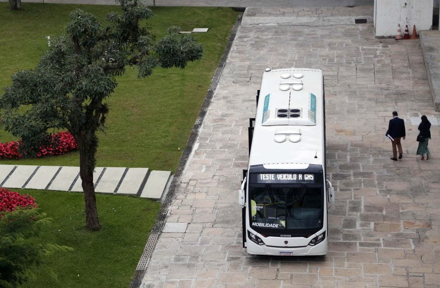 PR: Ônibus movido a gás natural vai atender linha do transporte metropolitano de Curitiba