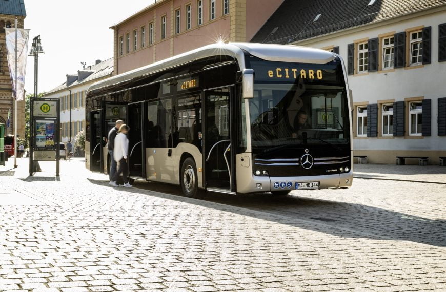 Internacional: Empresa de transporte público eletrifica região metropolitana de Hamburgo, na Alemanha, com ônibus da Mercedes-Benz