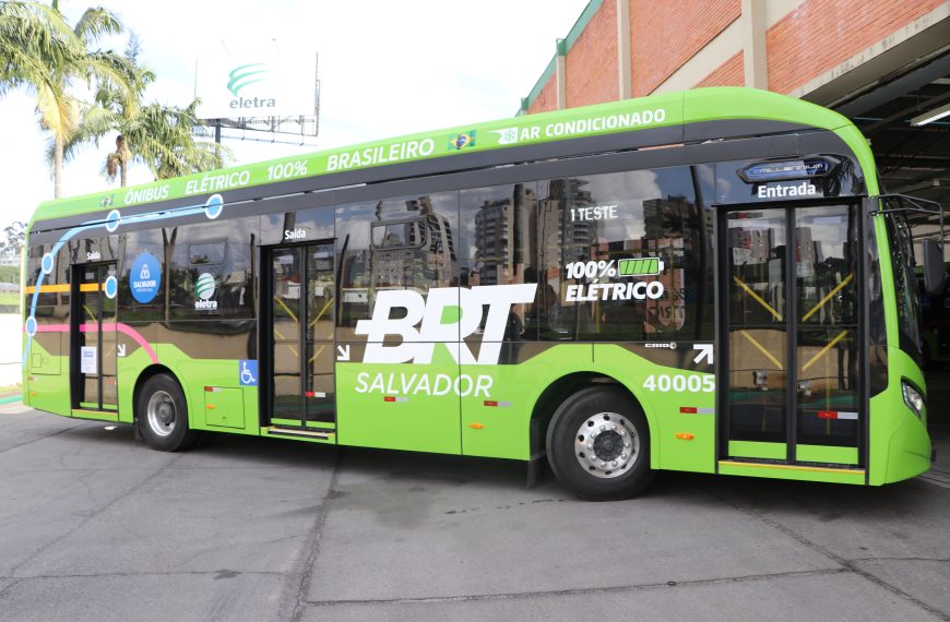BA: Sistema BRT de Salvador recebe 8 ônibus elétricos Mercedes-Benz