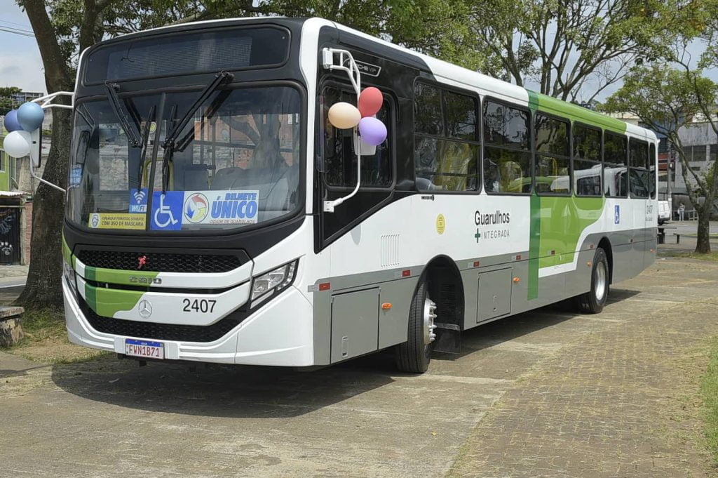 Bilhetagem eletrônica e tecnologia impulsionam transporte público em Guarulhos 2 Entrega de onibus soberana Foto FabioNT 2