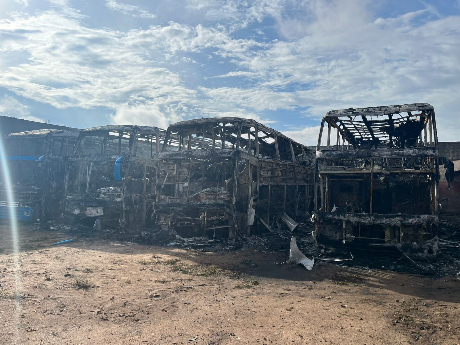 Número de ônibus incendiados no Brasil em 2024 cresce em relação ao ano anterior