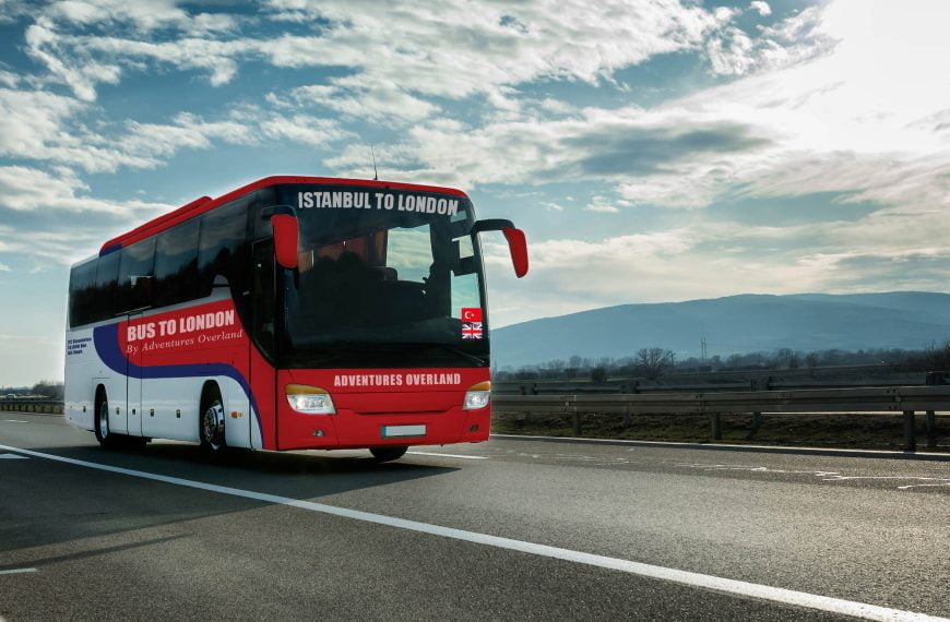 Internacional: Viagem de ônibus passa por 22 países e roda 12 mil km